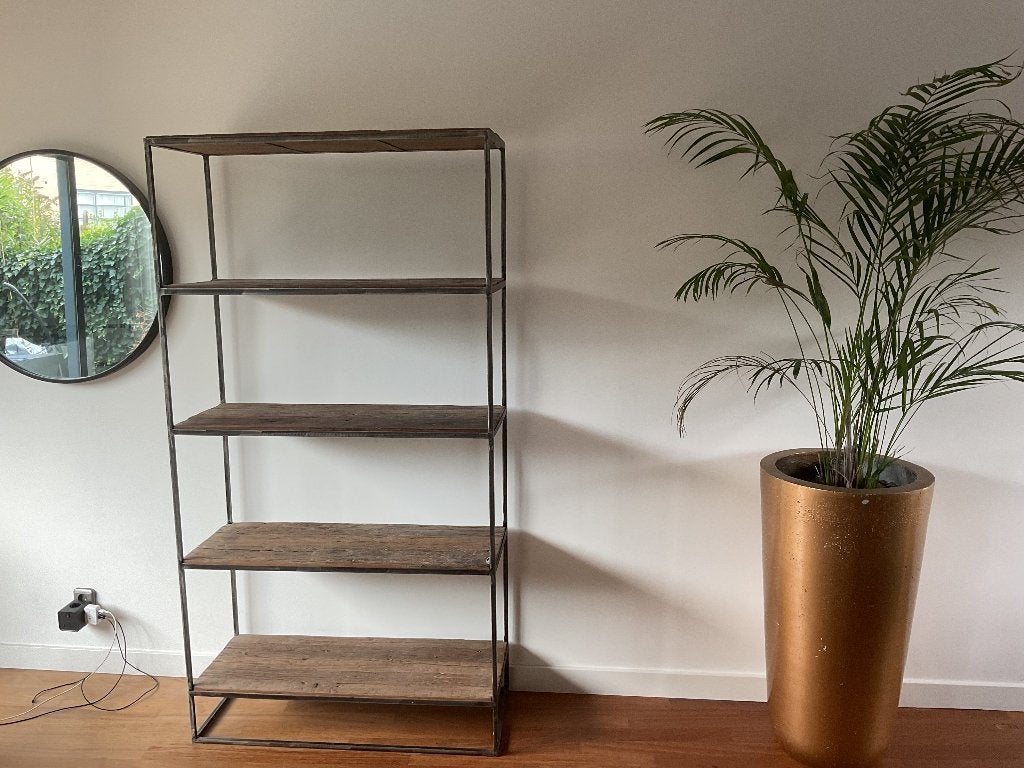 Industriële kast  met Houten Planken, Huis en Inrichting, Kasten | Kledingkasten, Overige houtsoorten, Met plank(en), Gebruikt