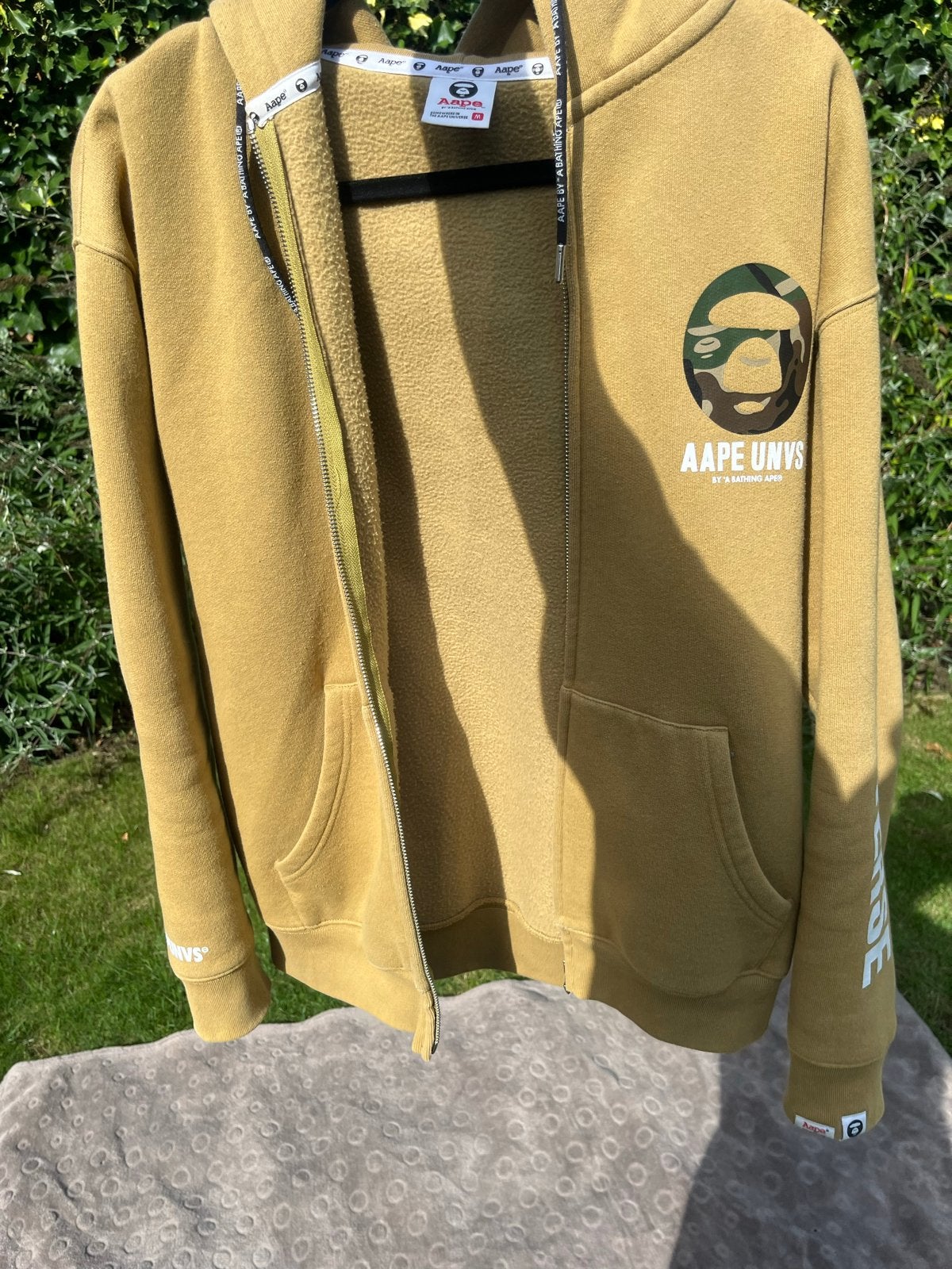 Aape by A Bathing Ape vest - Zo goed als nieuw - Maat M, Ophalen of Verzenden, Zo goed als nieuw, Maat 48/50 (M), Geel