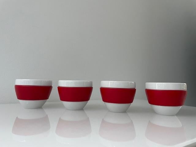 Koziol Aroma mokken Matteo Thun set 4 rood wit, Ophalen of Verzenden, Zo goed als nieuw, Overige stijlen, Kop(pen) en/of Schotel(s)