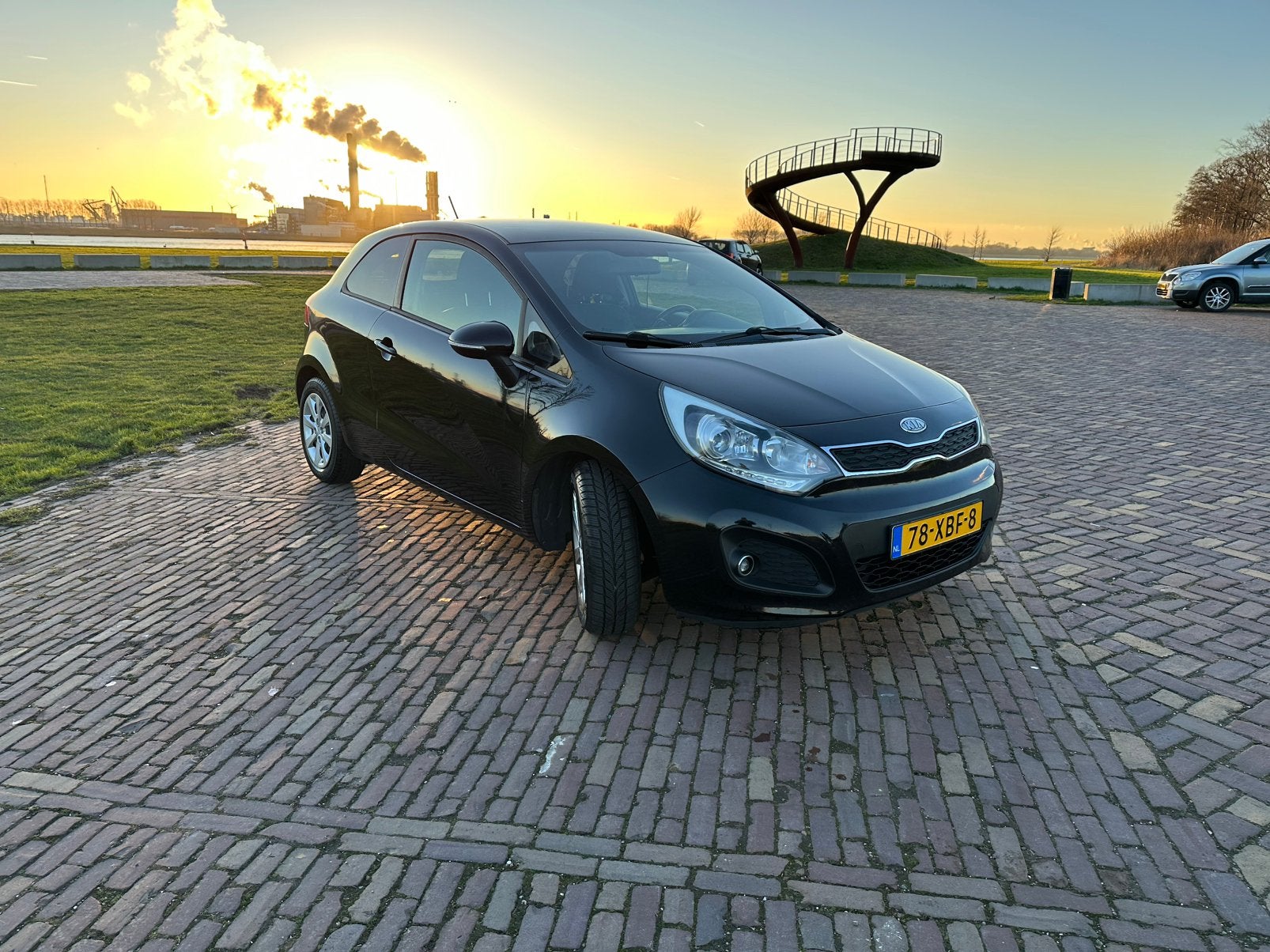 Kia Rio 1.2 CVVT Super Pack LED.KEYLESS.CRUISE, Auto's, 450 kg, 40 €/maand, 4 cilinders, Zwart