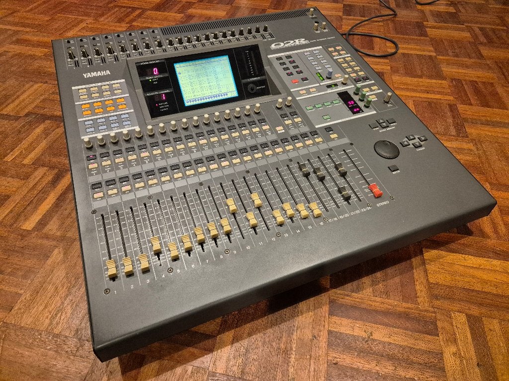 Yamaha 02R Digitale Mengtafel – Incl. 2x ADAT & 1x AD, Ophalen, Gebruikt, 20 kanalen of meer, Microfooningang