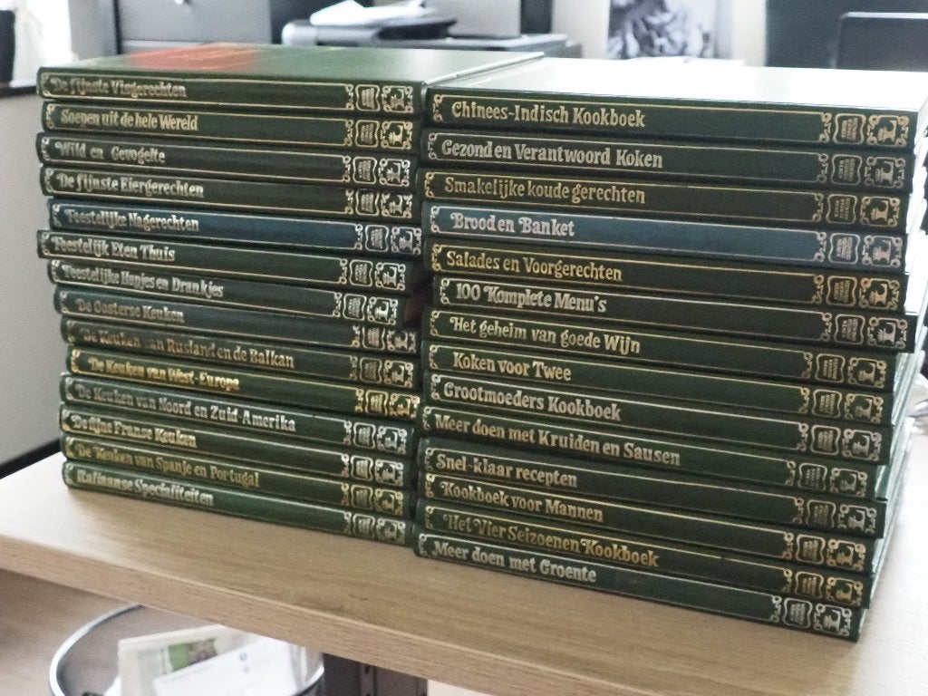 28 vintage kookboeken Lekturama Koken zonder Grenzen, Boeken, Kookboeken, Ophalen, Tapas, Hapjes en Dim Sum, Zo goed als nieuw