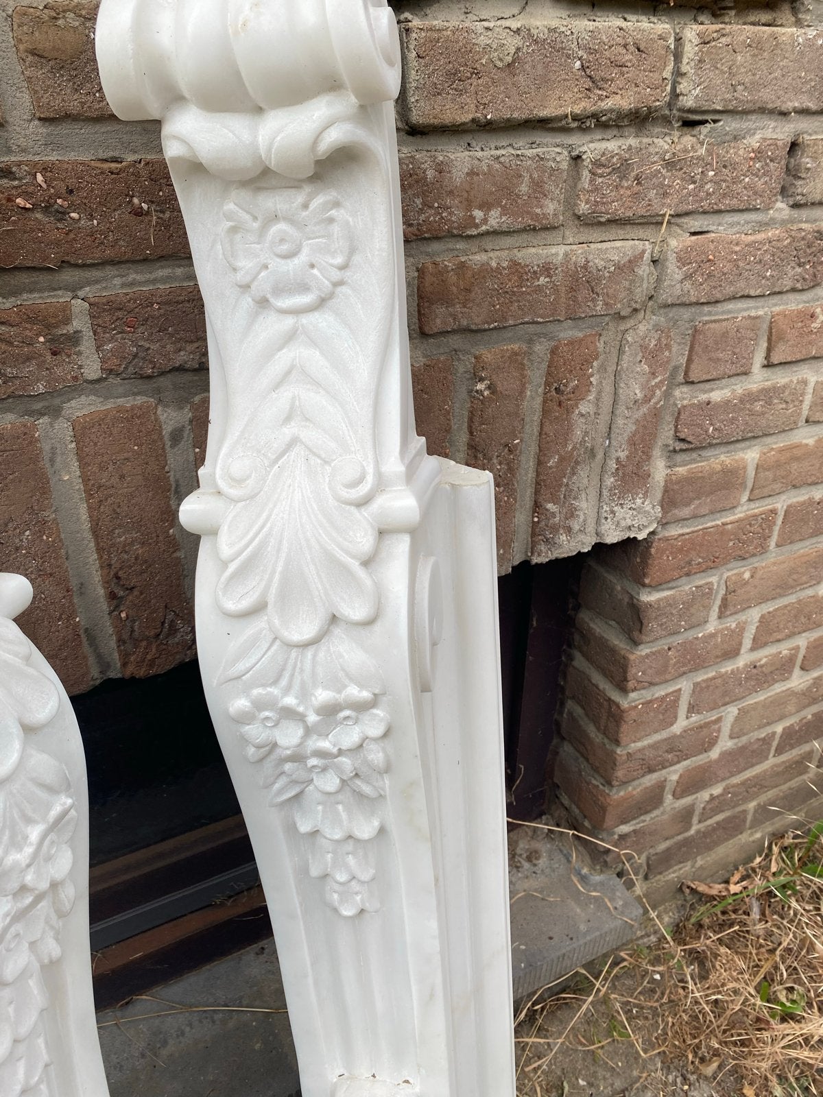 Marmeren Schouwombouw met Ornamenten, Antiek en Kunst, Ophalen of Verzenden