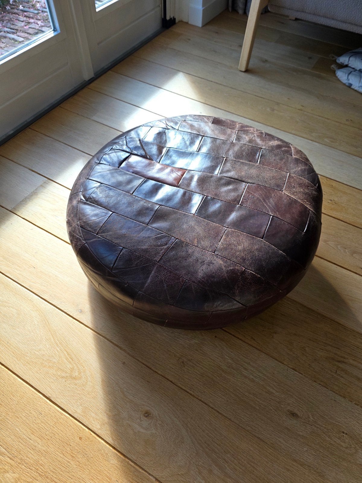 Mooie grote vintage LEREN poef!, Ophalen, Leer, 75 tot 100 cm, Vintage
