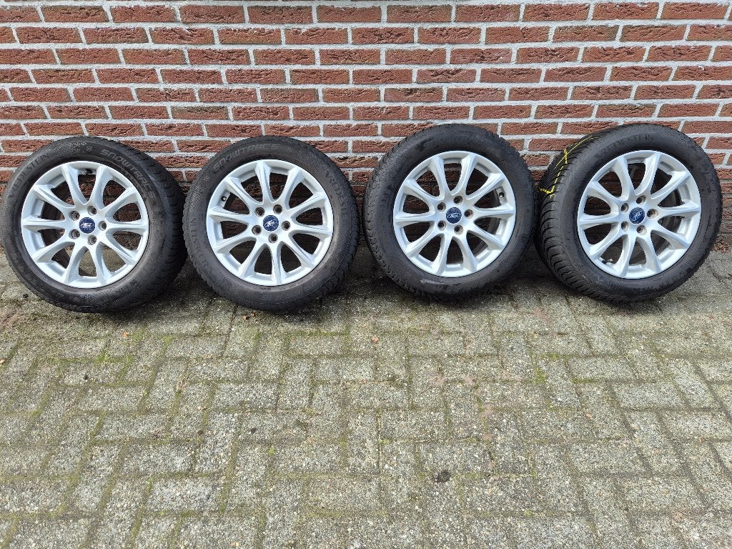 Ford focus Winterbanden + Originele Ford Velgen, Ophalen, Gebruikt, Ford