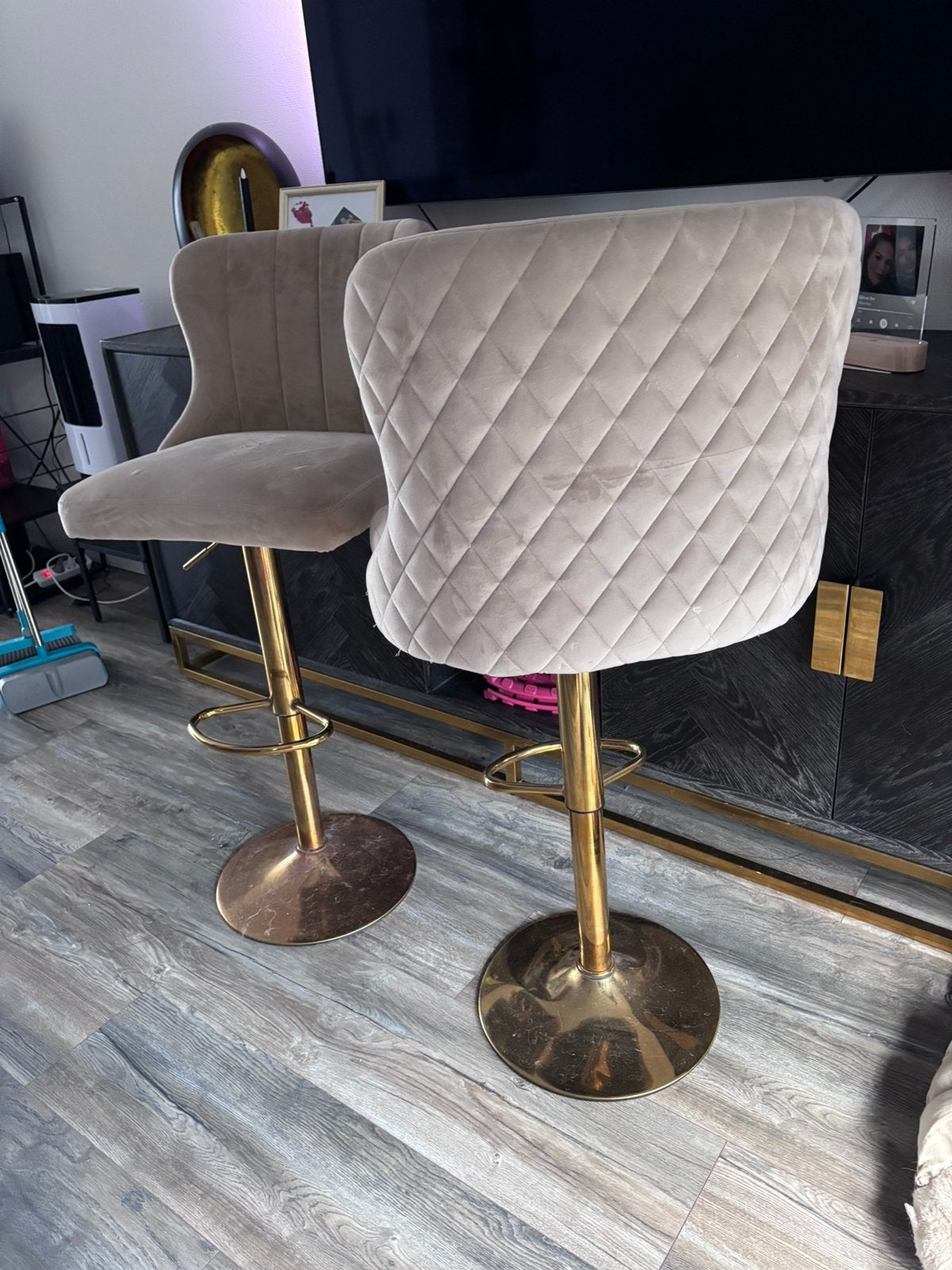 4 barstoelen beige/ taupe velvet, Huis en Inrichting, 4 krukken, Ophalen, Gebruikt, 60 tot 90 cm
