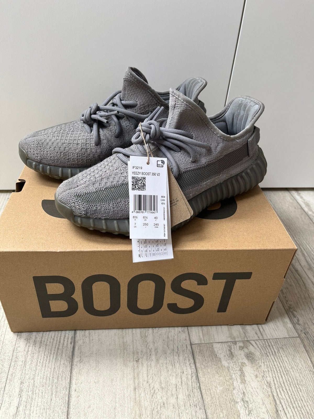 Nieuwstaat Adidas Yeezy boost 350 steel grey maat 40, Overige kleuren, Ophalen of Verzenden, Sneakers of Gympen, Zo goed als nieuw
