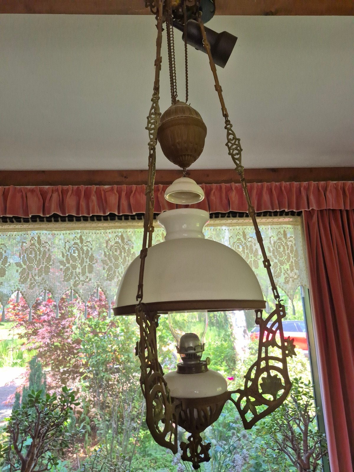 Antieke olielamp hanglamp met wit glazen kap, Antiek en Kunst, Antiek | Lampen, Ophalen