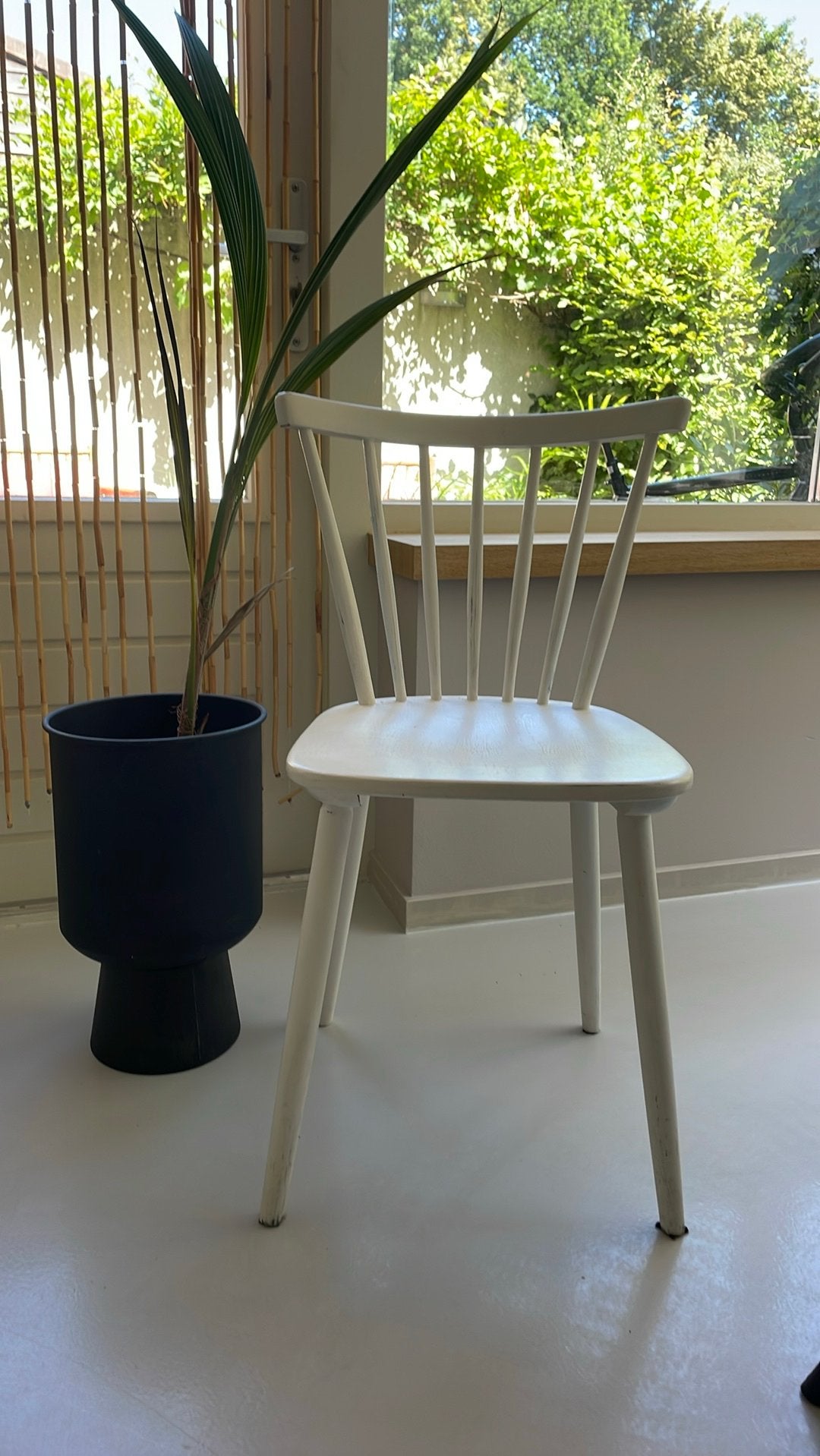 2 spijlen stoelen wit vintage, Ophalen