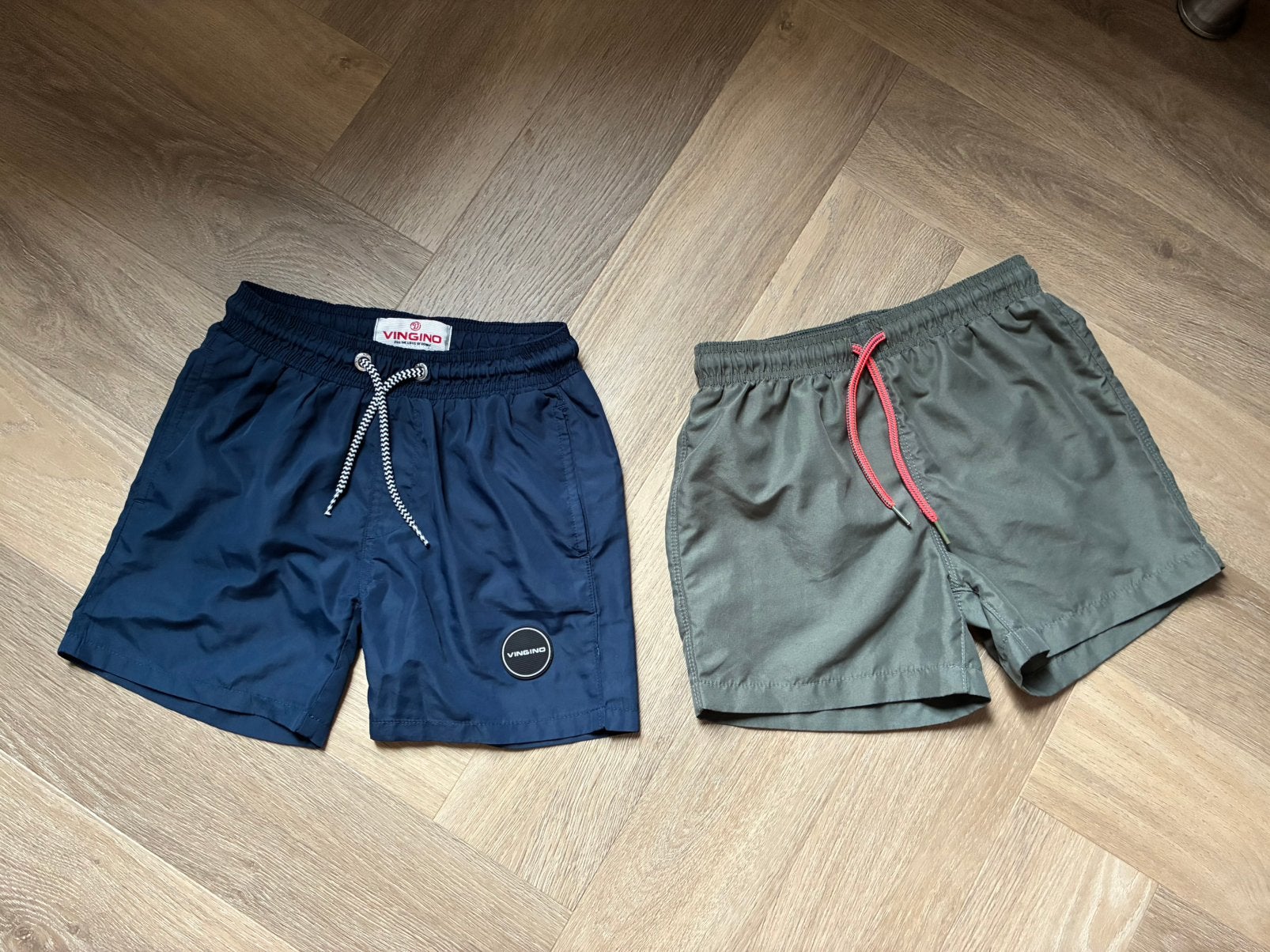 2 zwembroeken maat 128 Vingino/Hema, Ophalen of Verzenden, Gebruikt, Jongen, Sport- of Zwemkleding