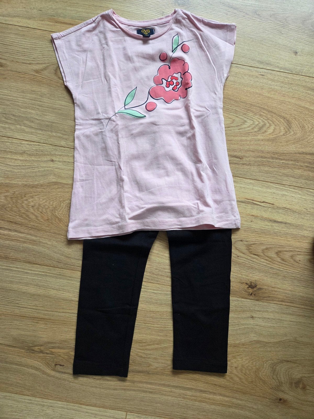 Set OVS, maat 6-7, Kinderen en Baby's, Kinderkleding | Maat 116, Meisje, Ophalen of Verzenden, Zo goed als nieuw, Setje