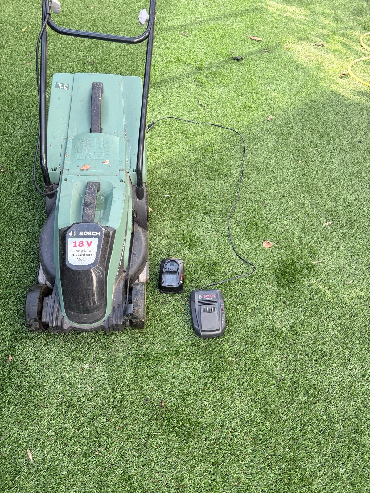 Bosch Accu Grasmaaier 18V Powerdrive LI met Lader, Ophalen, Cirkelmaaier, Gebruikt, Accu-grasmaaier