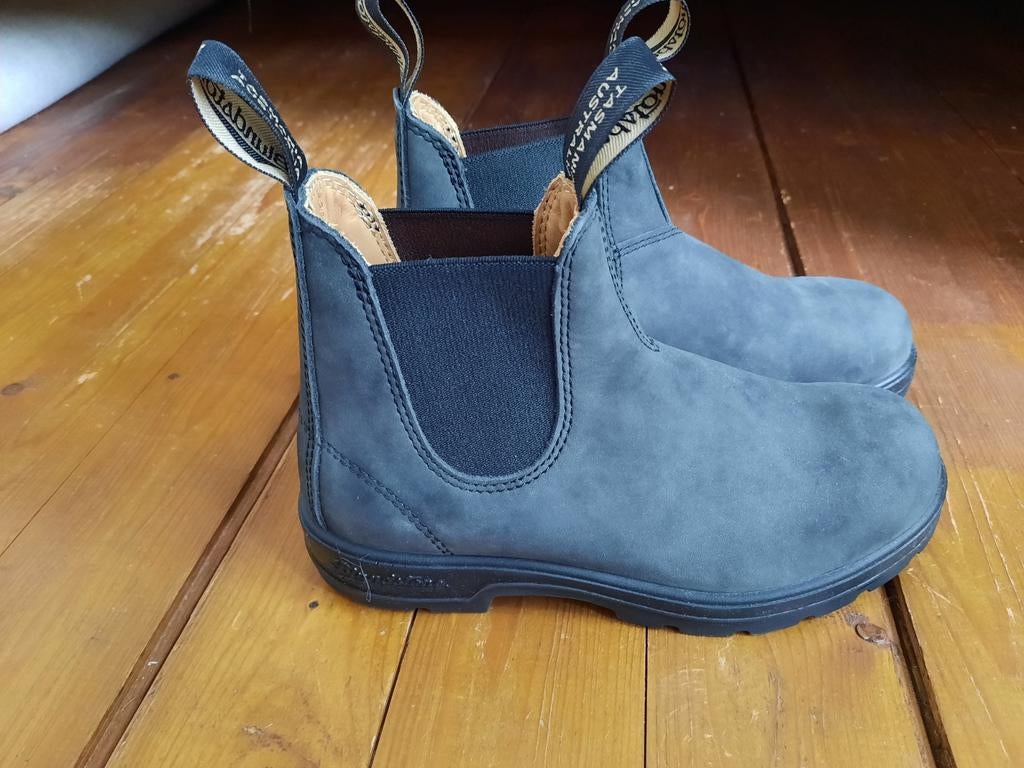 Nieuwe Blundstone Chelsea boots Maat 37 (UK 4), Zwart, Lage of Enkellaarzen, Nieuw, Ophalen of Verzenden