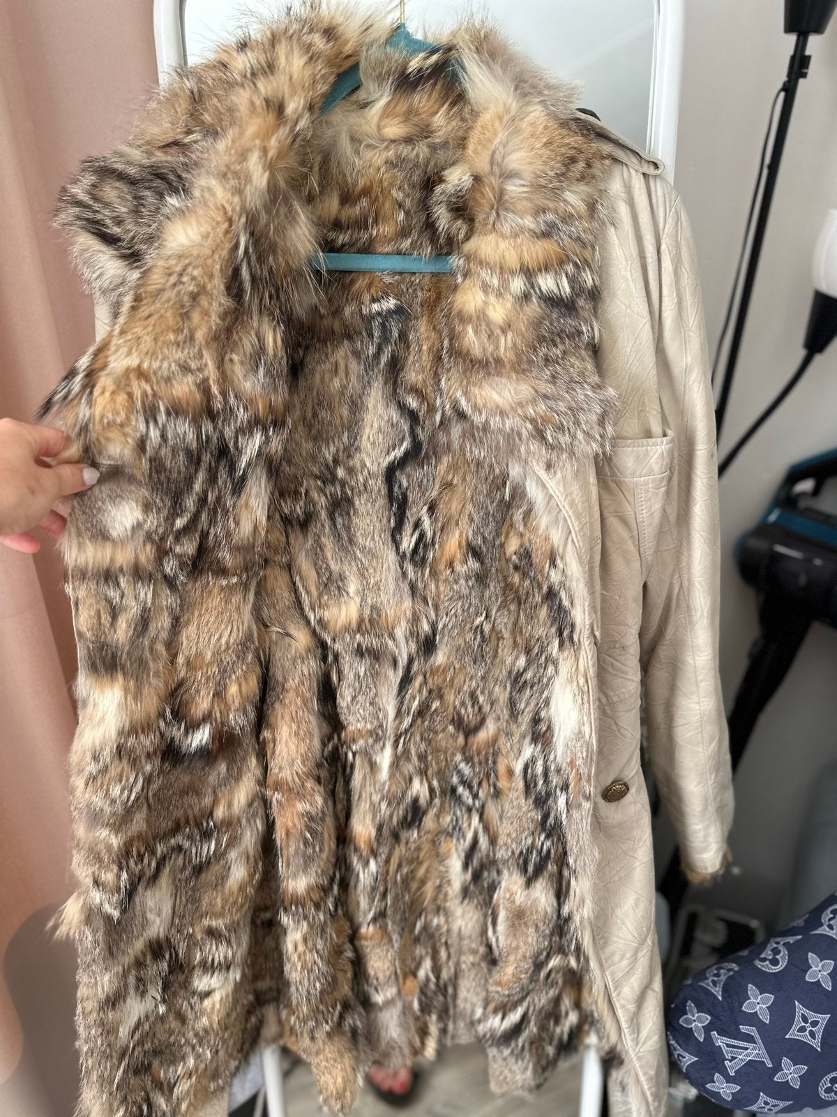Luxe Winterjas met Jakhalsbont uit de Oeral, Ophalen of Verzenden, Gedragen, Maat 34 (XS) of kleiner, Beige