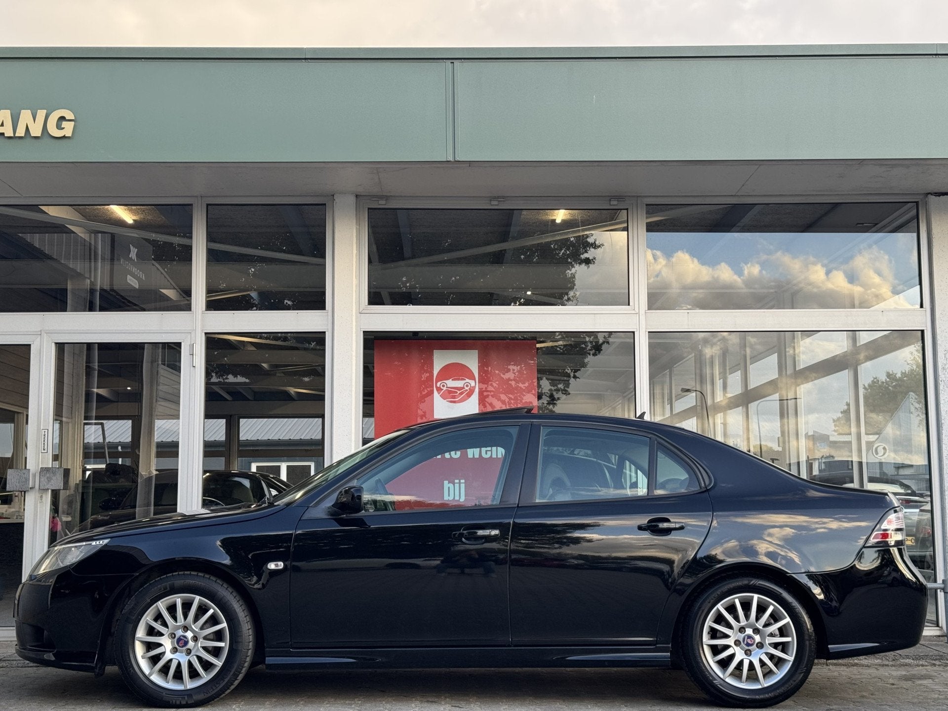 Saab 9-3 SPORT SEDAN 1.8 INTRO EDITION | NL-AUTO | TREKHAAK!, Auto's, Gebruikt, 4 cilinders, Xenon verlichting, Origineel Nederlands