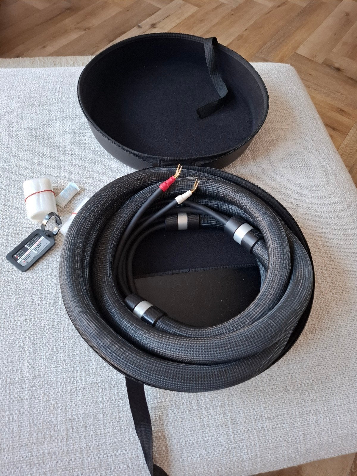 Shunyata Alpha high-end luidsprekerkabels, Ophalen of Verzenden, Zo goed als nieuw, 2 tot 5 meter, Luidsprekerkabel