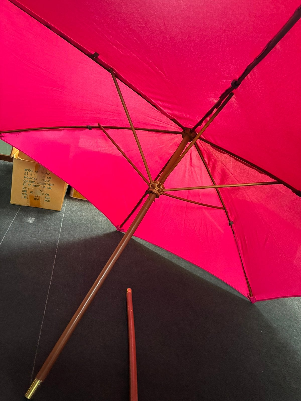 Parasol roze, Ophalen, Zo goed als nieuw, 1 tot 2 meter