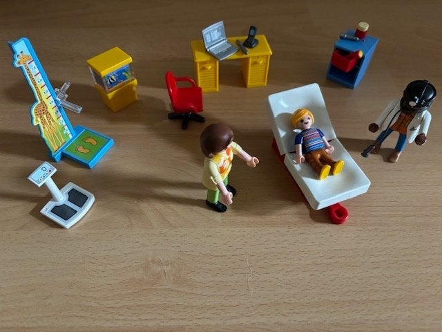 Playmobil Kinderarts set, Complete set, Ophalen of Verzenden, Zo goed als nieuw, City life