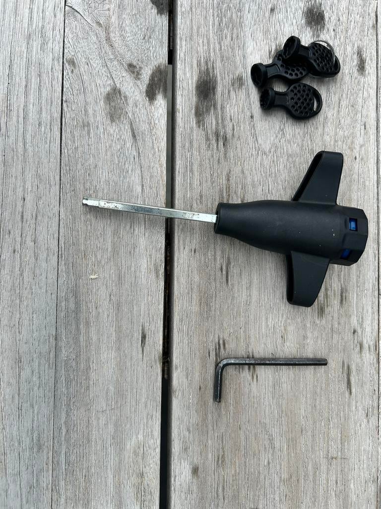 Dakdragers met montageset en gereedschap, Auto diversen, Dakdragers, Ophalen, Gebruikt