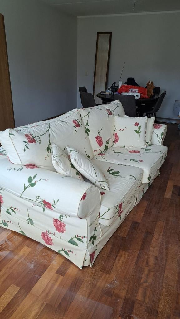Comfortabele bank met bloemenprint, Huis en Inrichting, Banken | Bankstellen, Ophalen, Gebruikt, Driepersoons, 75 tot 100 cm