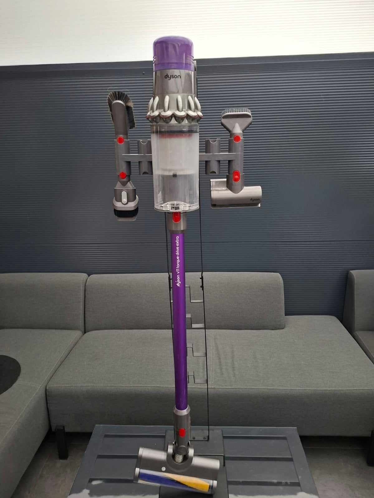 Dyson V11 Torque Drive Steelstofzuiger Met Dockingstation, Ophalen of Verzenden, Zo goed als nieuw, Minder dan 1200 watt, Reservoir