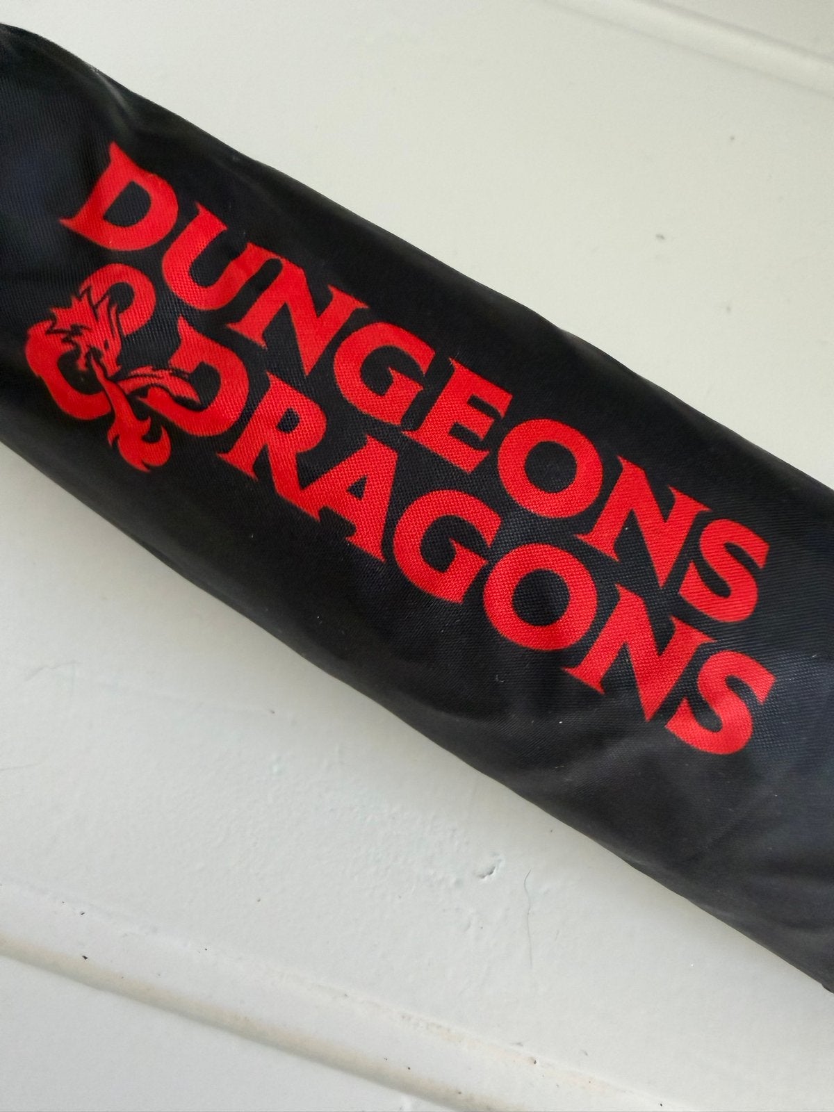 Dungeons & Dragons D20 dobbelsteen paraplu, Ophalen of Verzenden, Zo goed als nieuw, Rood