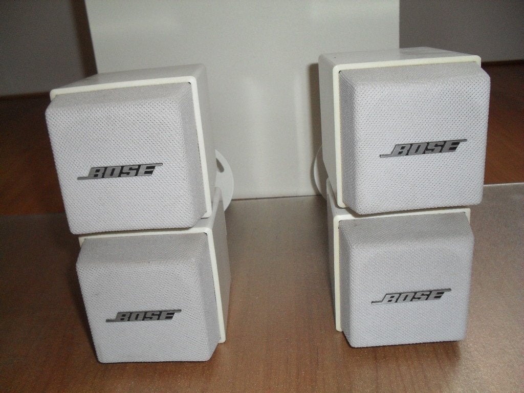 Bose boxen met ophangbeugels, Ophalen, Subwoofer, Zo goed als nieuw, 60 tot 120 watt