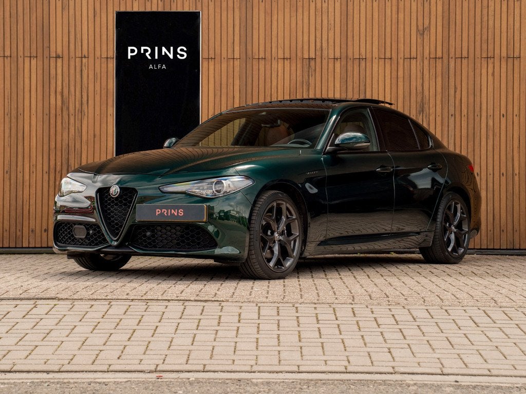 Alfa Romeo Giulia 2.0T Veloce AWD 280pk | Pano-dak | Harman/, Auto's, Alfa Romeo, 745 kg, Met garantie (alle), 1505 kg, Leder