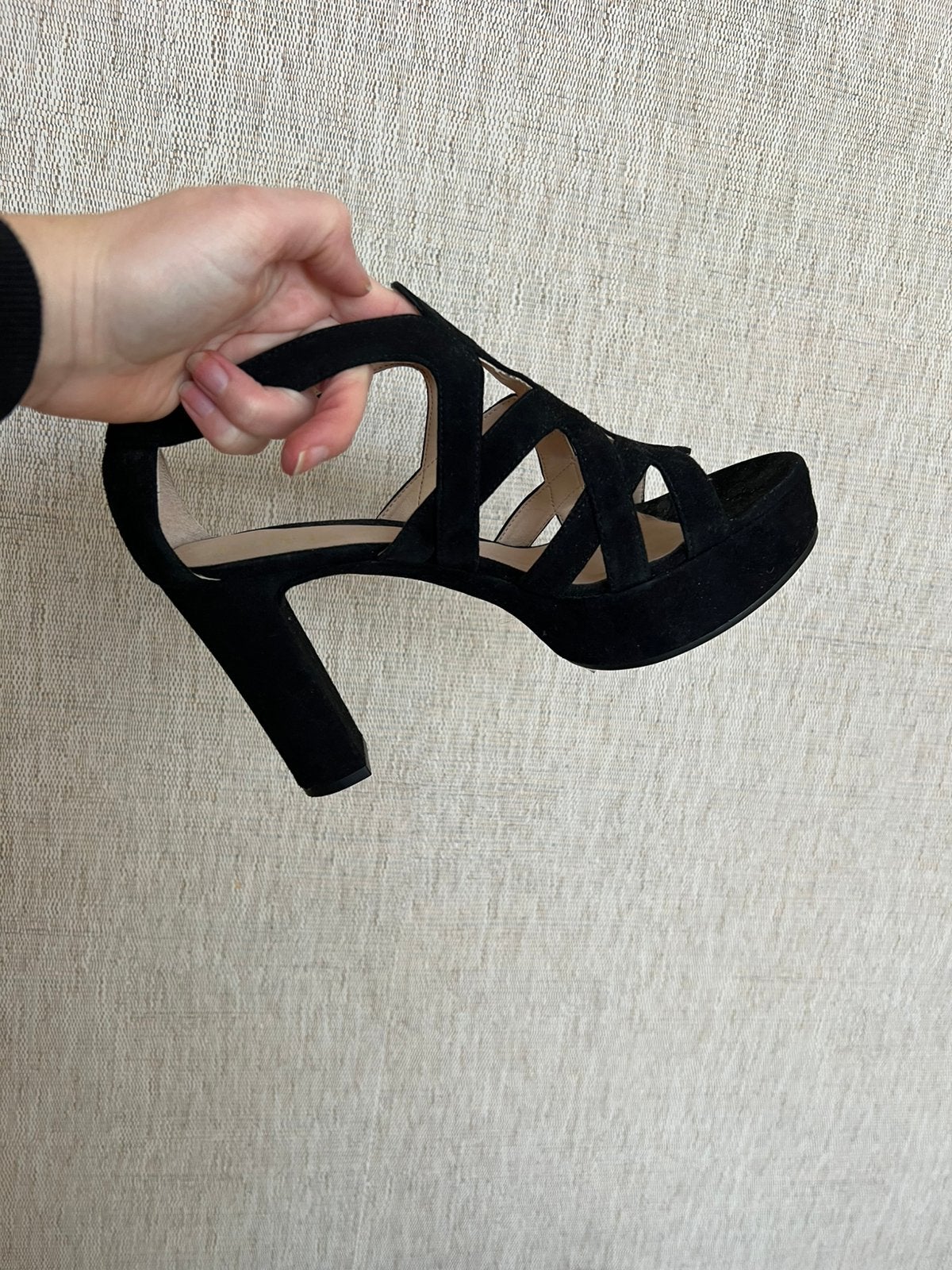 Suede hakken pumps Unisa zwart plateau, Verzenden, Zwart, Zo goed als nieuw, Schoenen met hoge hakken