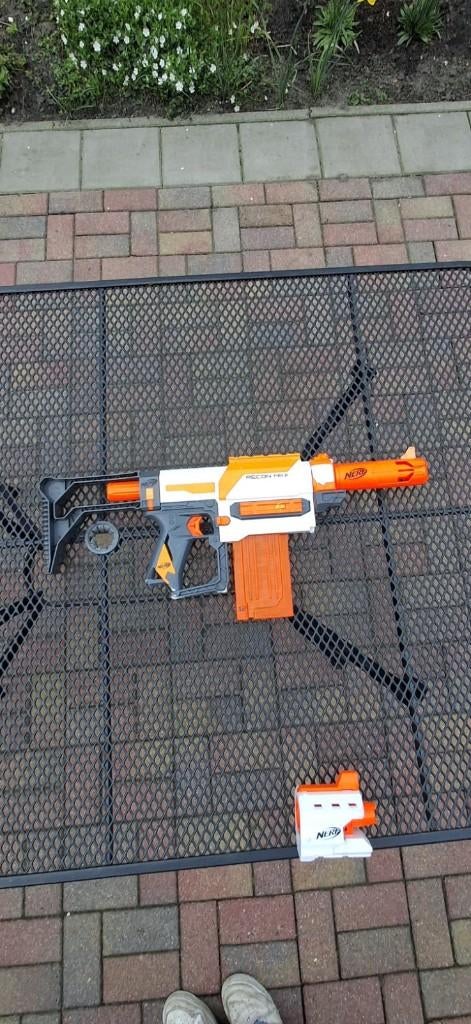 Nerf Recon MK II met accessoires + 18 pijltjes, Ophalen, Gebruikt