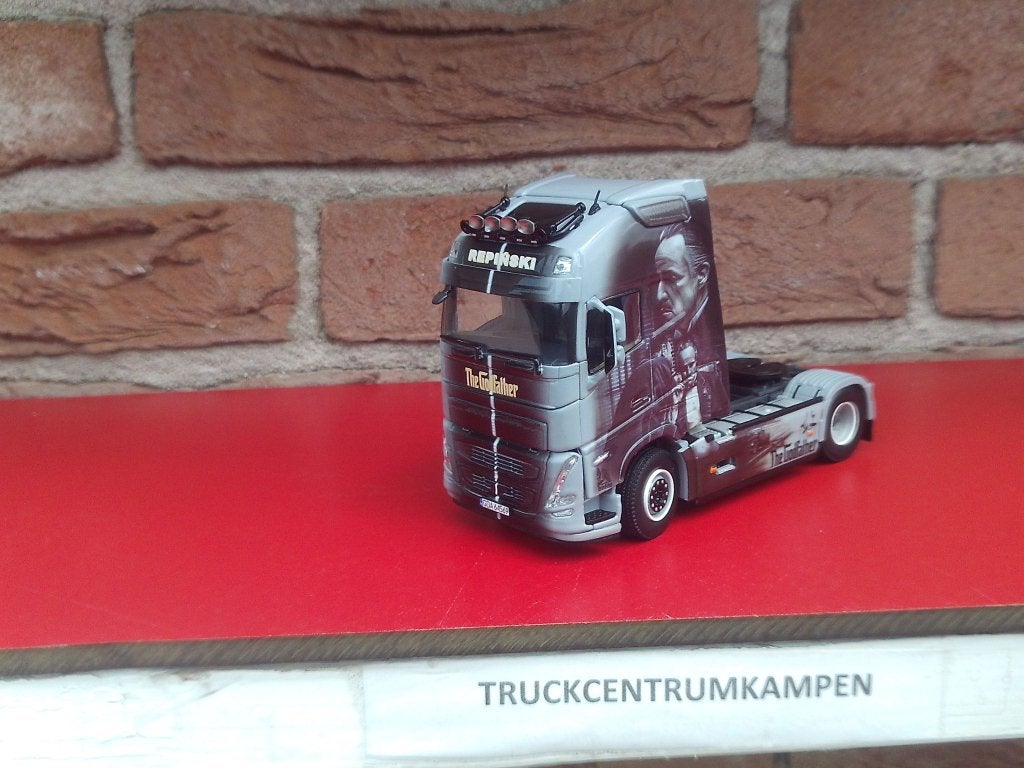 WSI  Volvo  FH5  Globetrotter  van  Repinski., Ophalen of Verzenden, Nieuw, Bus of Vrachtwagen, Wsi