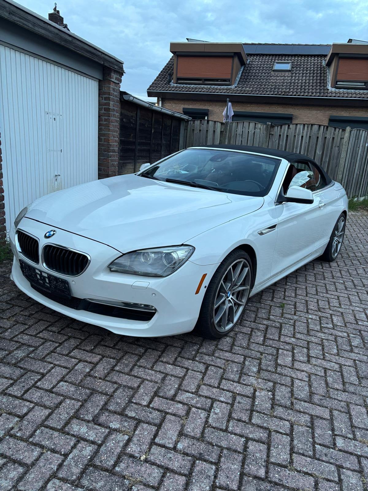 BMW 650i Cabrio 2012 F12 bulgarische papiere, Auto's, BMW, Automaat, Euro 5, Achterwielaandrijving, 8 cilinders