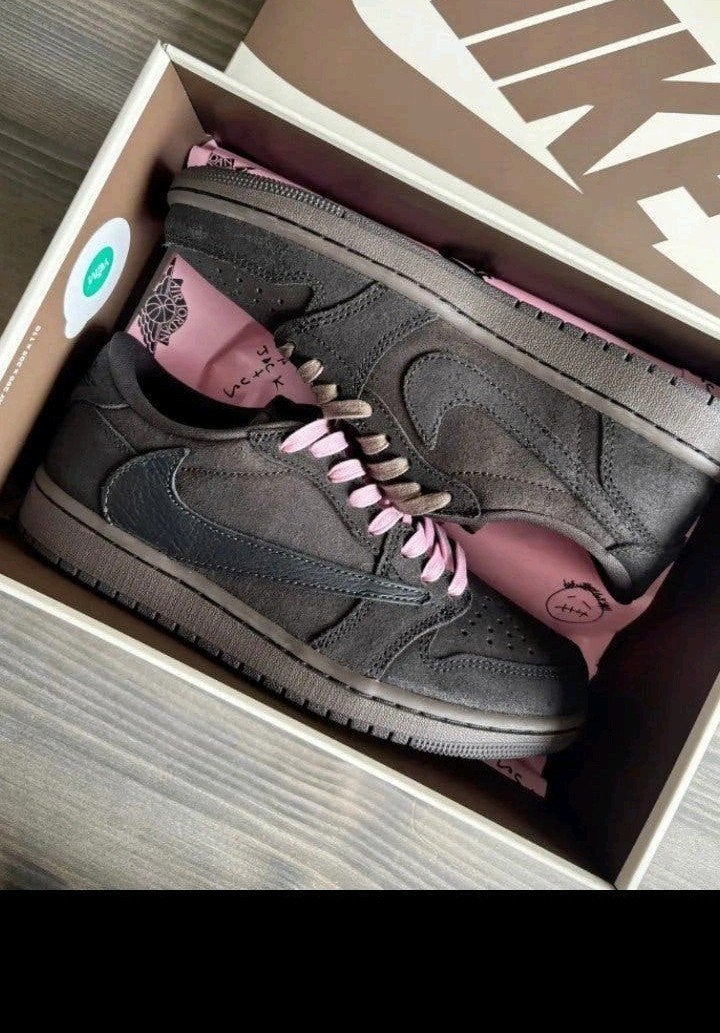 Travis Scott x Nike Air Jordan 1 Low Reverse Mocha, Bruin, Nike, Nieuw, Ophalen of Verzenden