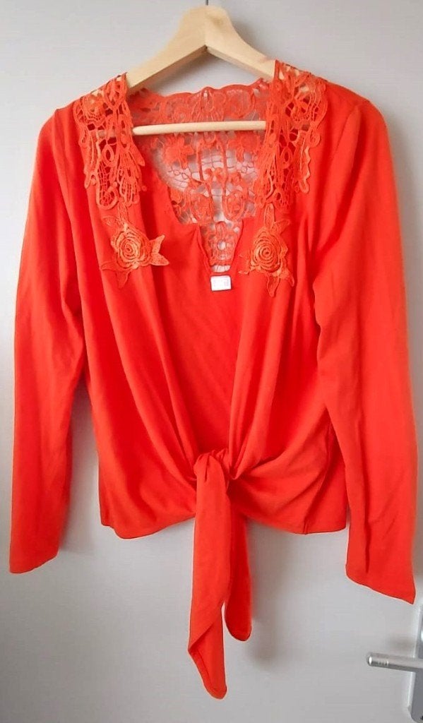 Bonprix vest met kant en strikdetail, maat 40/42, Kleding | Dames, Maat 38/40 (M), Bonprix, Oranje, Ophalen of Verzenden