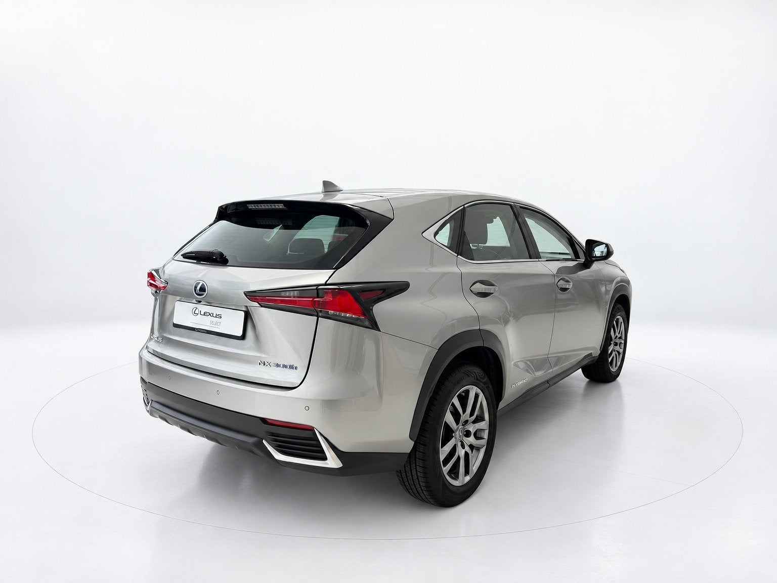 Lexus NX 300h AWD Premium | Carplay | Panoramadak | Stoelver, Auto's, Gebruikt, Met garantie (alle), 1760 kg, Leder