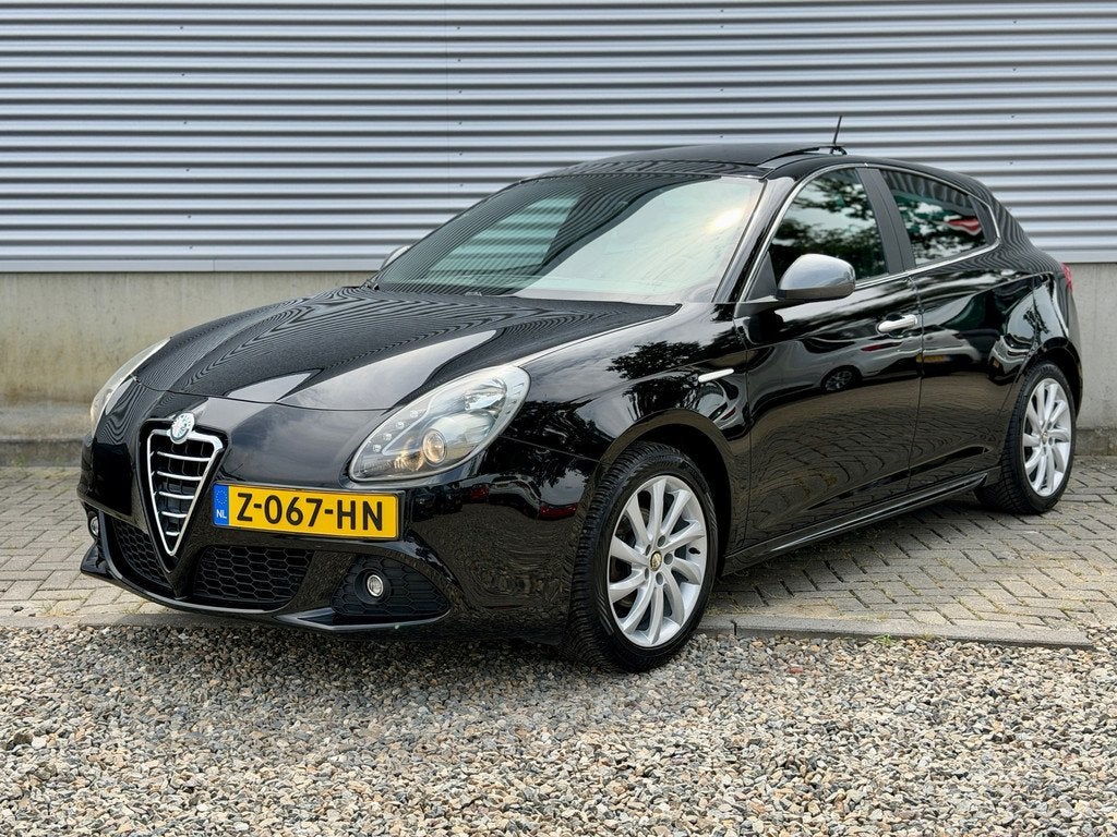 Alfa Romeo Giulietta 1.4 T Distinctive sport pack [ panodak,, Auto's, Alfa Romeo, Voorwielaandrijving, Euro 5, Gebruikt, Zwart