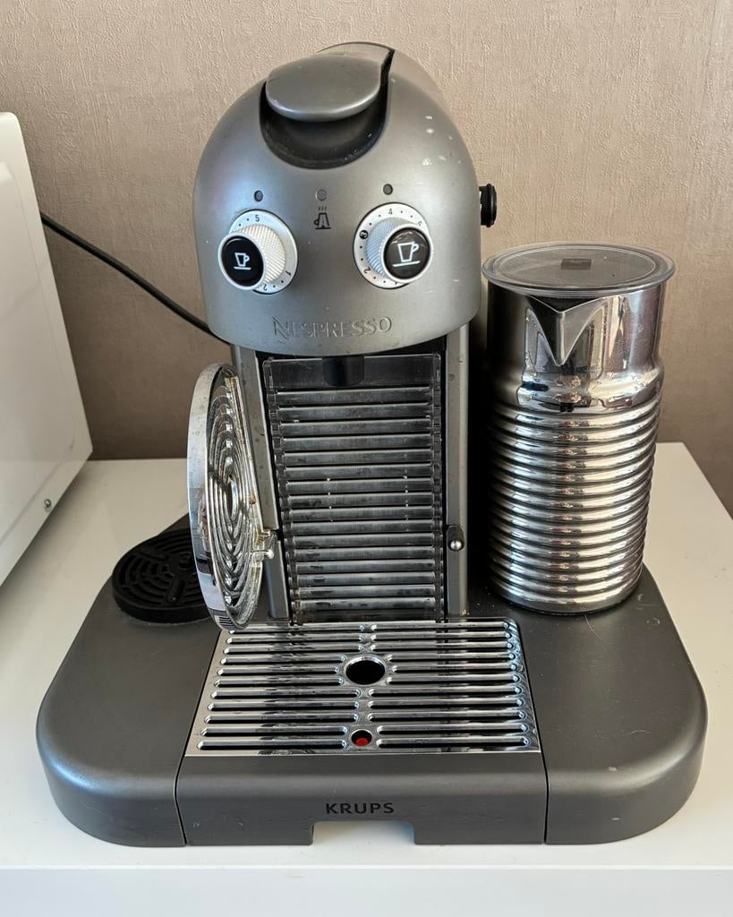 Krups Nespresso Gran Maestria met melkopschuimer, Ophalen, Afneembaar waterreservoir, Gebruikt, Overige typen
