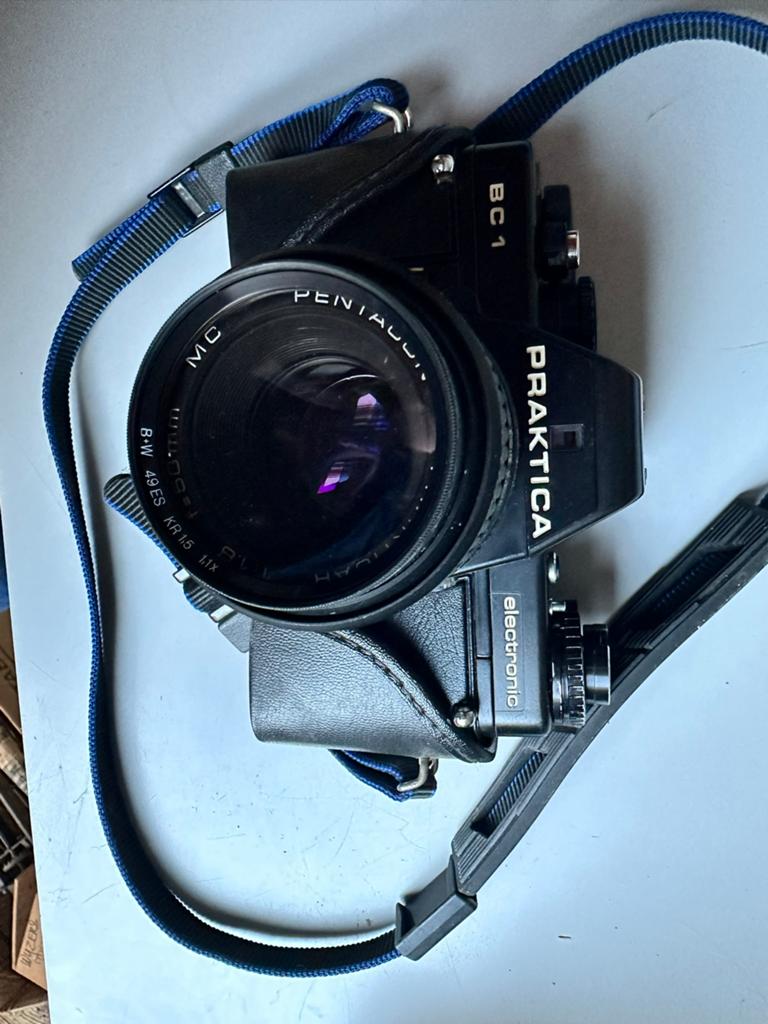 Analoge spiegelreflex met 50mm lens, Ophalen of Verzenden, Gebruikt, Spiegelreflex, Overige Merken