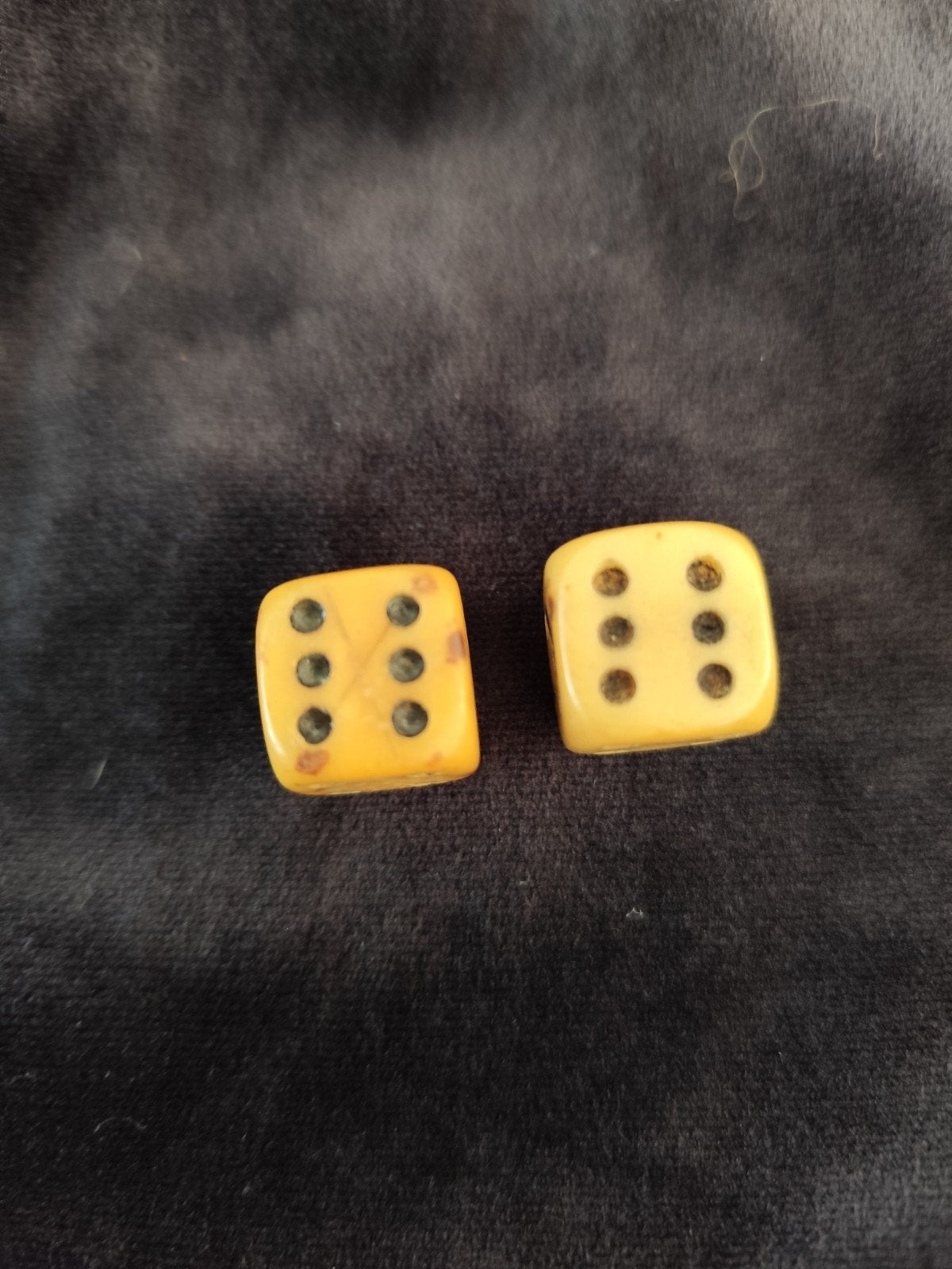2 vintage dobbelstenen, Ophalen of Verzenden