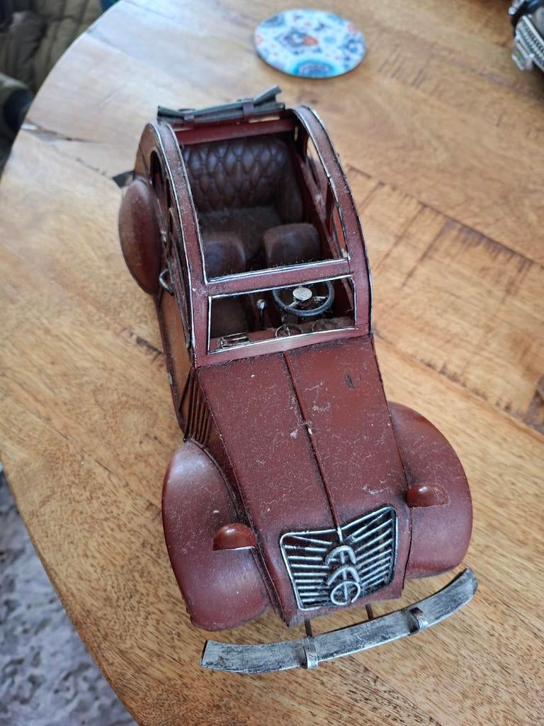 Decoratieve metalen auto - Vintage look, Hobby en Vrije tijd, Overige merken, Gebruikt, Auto, Groter dan 1:32