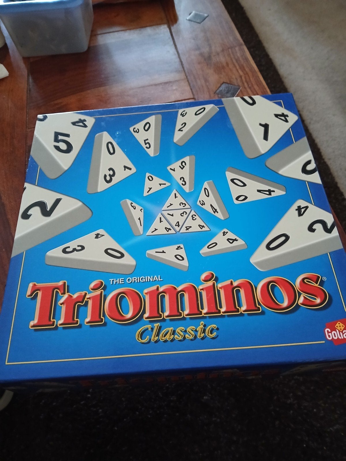 Triominos Classic - Het originele driehoekige dominospel, Drie of vier spelers, Ophalen of Verzenden, Nieuw, Goliath