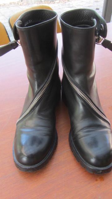 Alexander McQueen laarsjes 38,5, Kleding | Dames, Schoenen, Zo goed als nieuw, Lage of Enkellaarzen, Zwart, Ophalen of Verzenden
