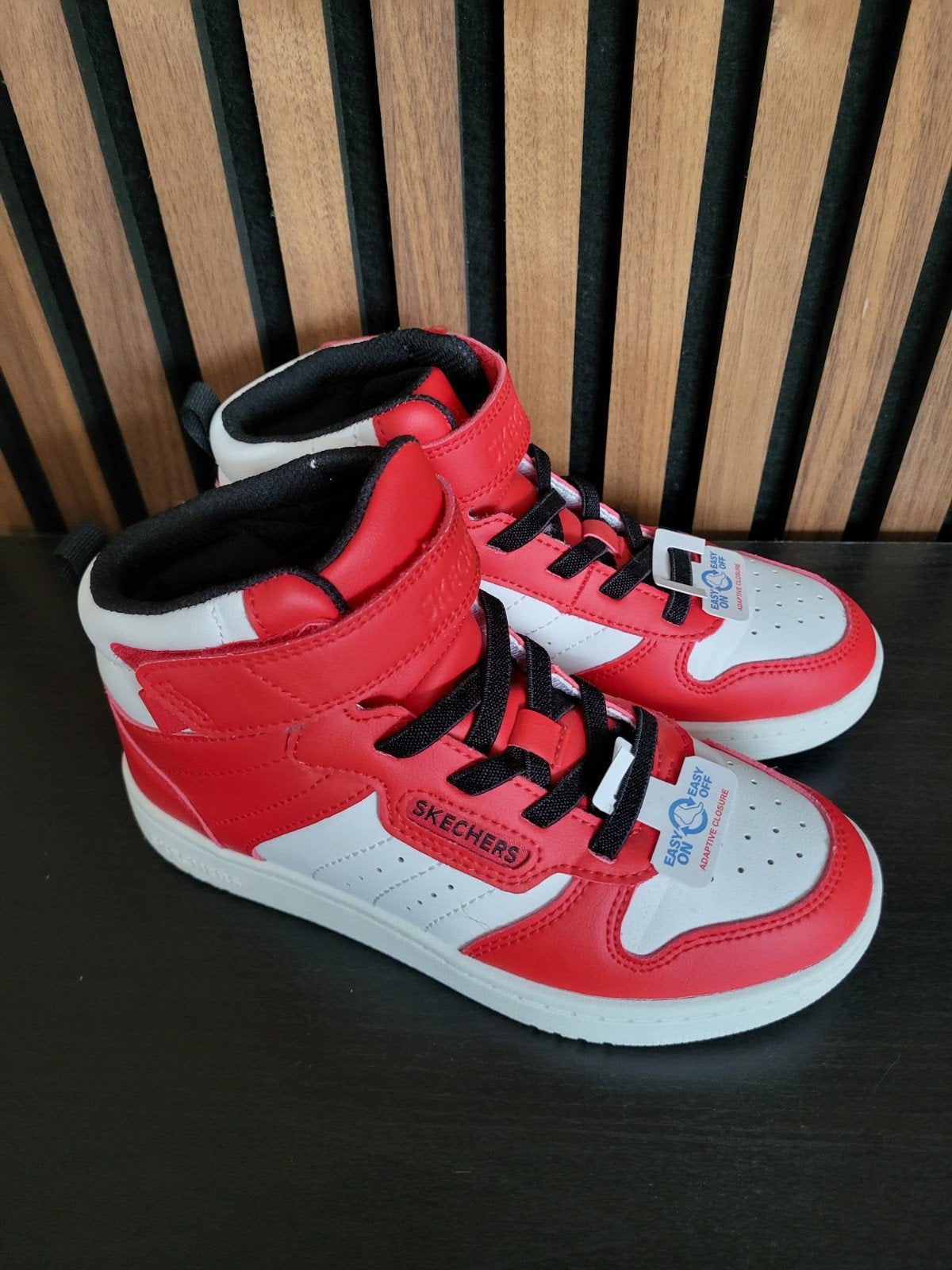 Nieuwe Skechers Easy On sneakers rood/wit maat 33, Ophalen, Sportschoenen, Nieuw, Skechers