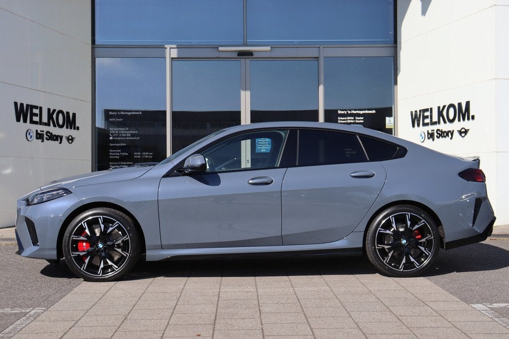 BMW 2 Serie Gran Coupé 220 M Sport Automaat / Sportstoelen, Auto's, BMW, Zwart, 156 pk, Leder, Bedrijf