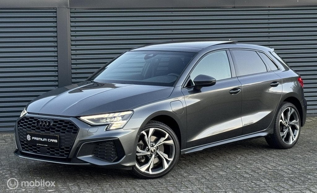 Audi A3 Sportback 3x S-Line Pano Matrix RS Seats B&O Sfeer, Auto's, Audi, Gebruikt, 4 cilinders, 1535 kg, 71 km/l