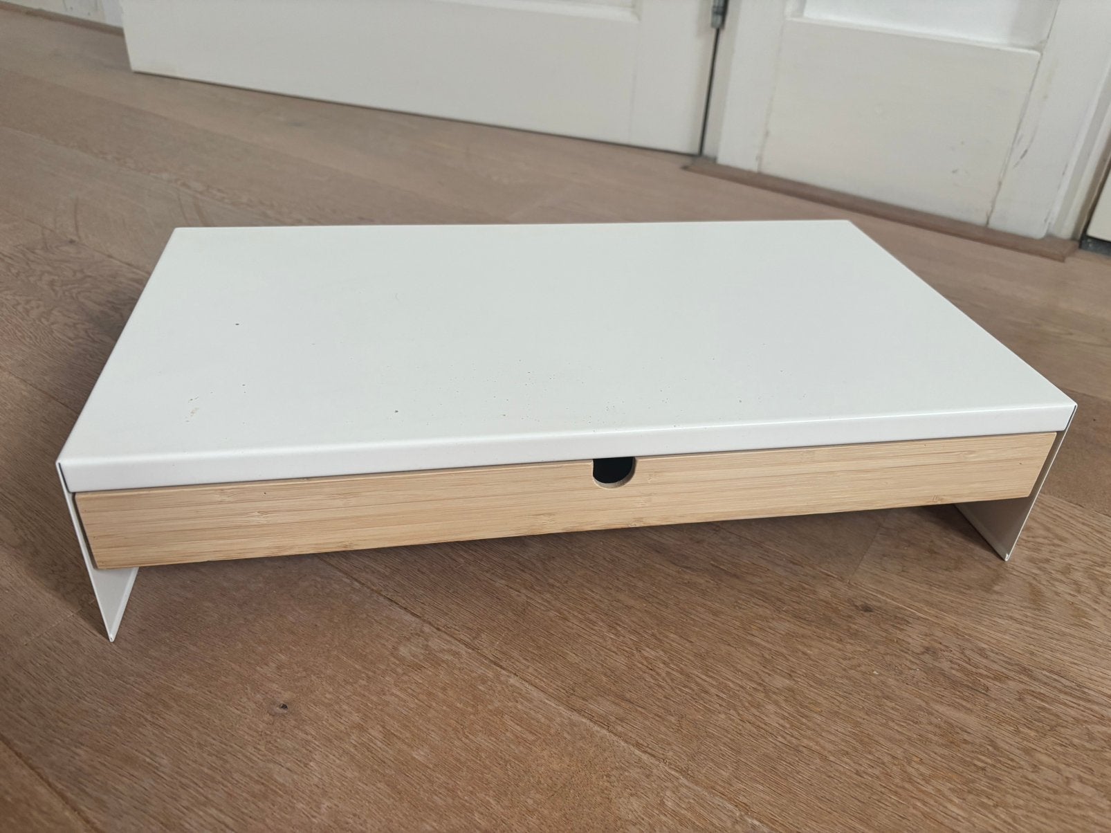 Monitorstandaard met lade, Elloven Ikea, Ophalen, Zo goed als nieuw