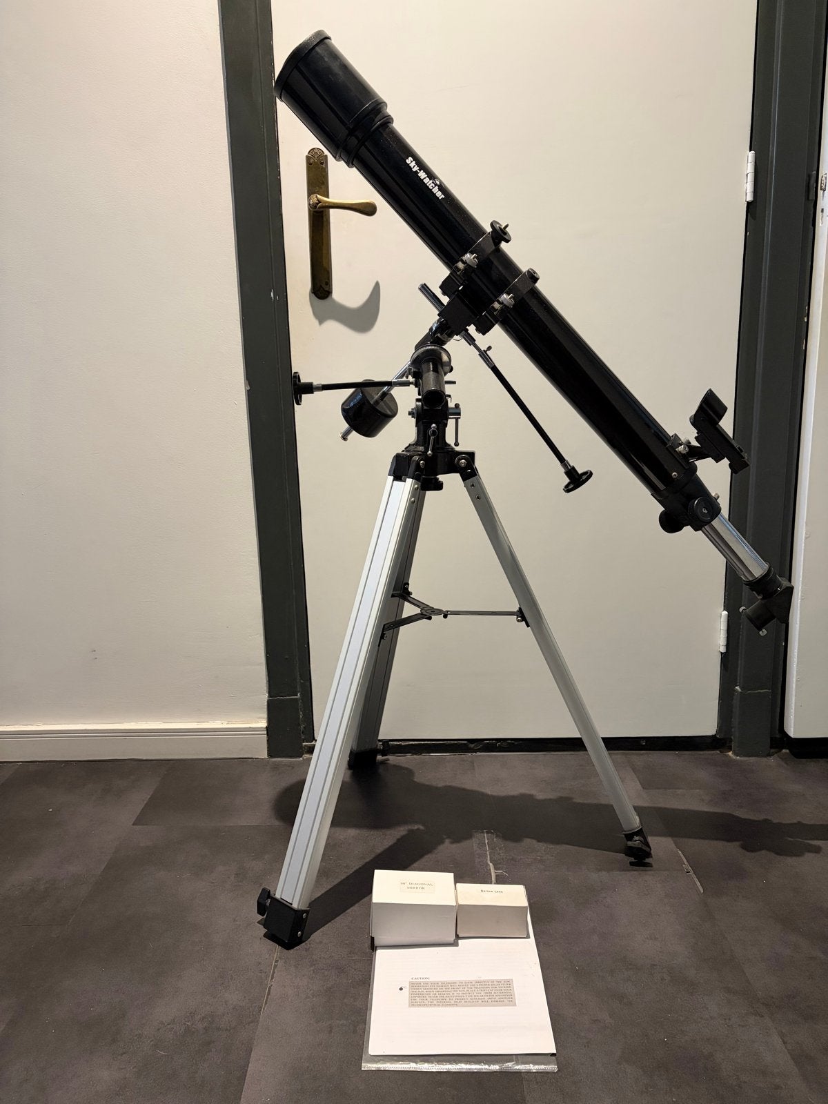 Sky-Watcher Telescoop met Statief en Accessoires, Ophalen, Lenzentelescoop (refractor), 80 tot 200 mm, Met statief