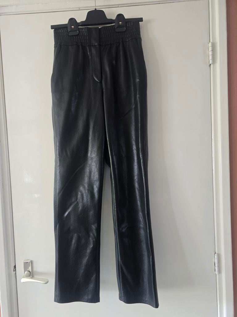 Stand studio zwarte leren broek maat 34, Zwart, Nieuw, Ophalen of Verzenden, Maat 34 (XS) of kleiner