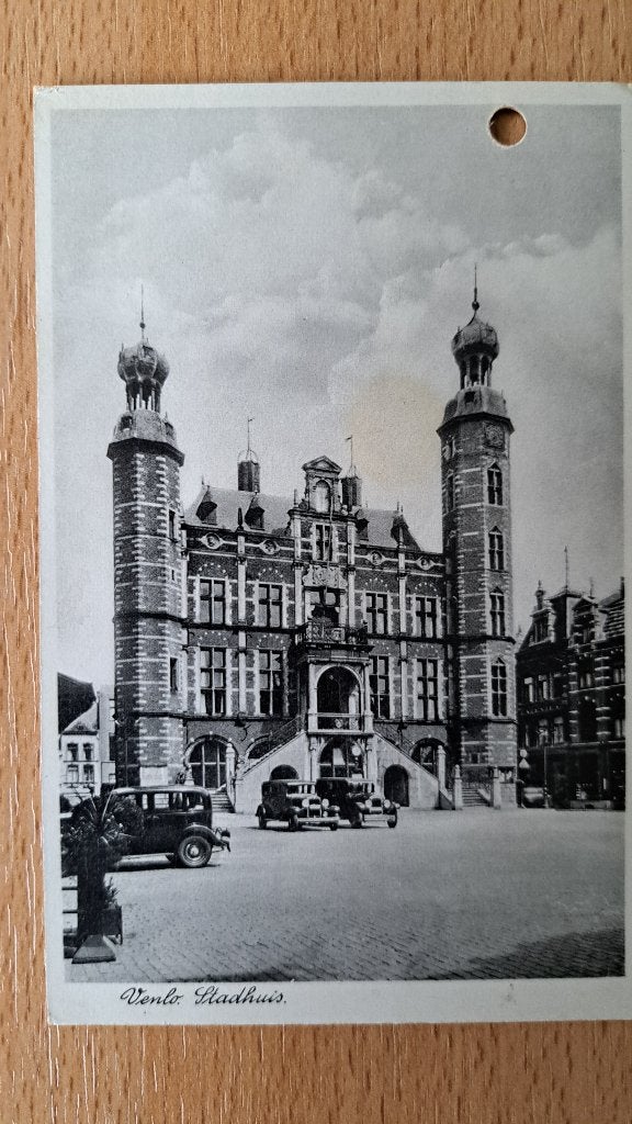 Ansichtkaart Stadhuis Venlo, Verzenden, 1920 tot 1940, Gelopen, Limburg