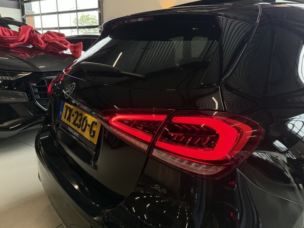 Mercedes-Benz A-Klasse 200 automaat 163PK / Premium / AMG-pa, Auto's, Automaat, Gebruikt, Euro 6, 4 cilinders